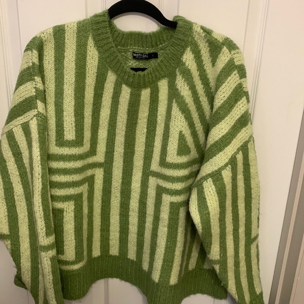 Green trendy sweater